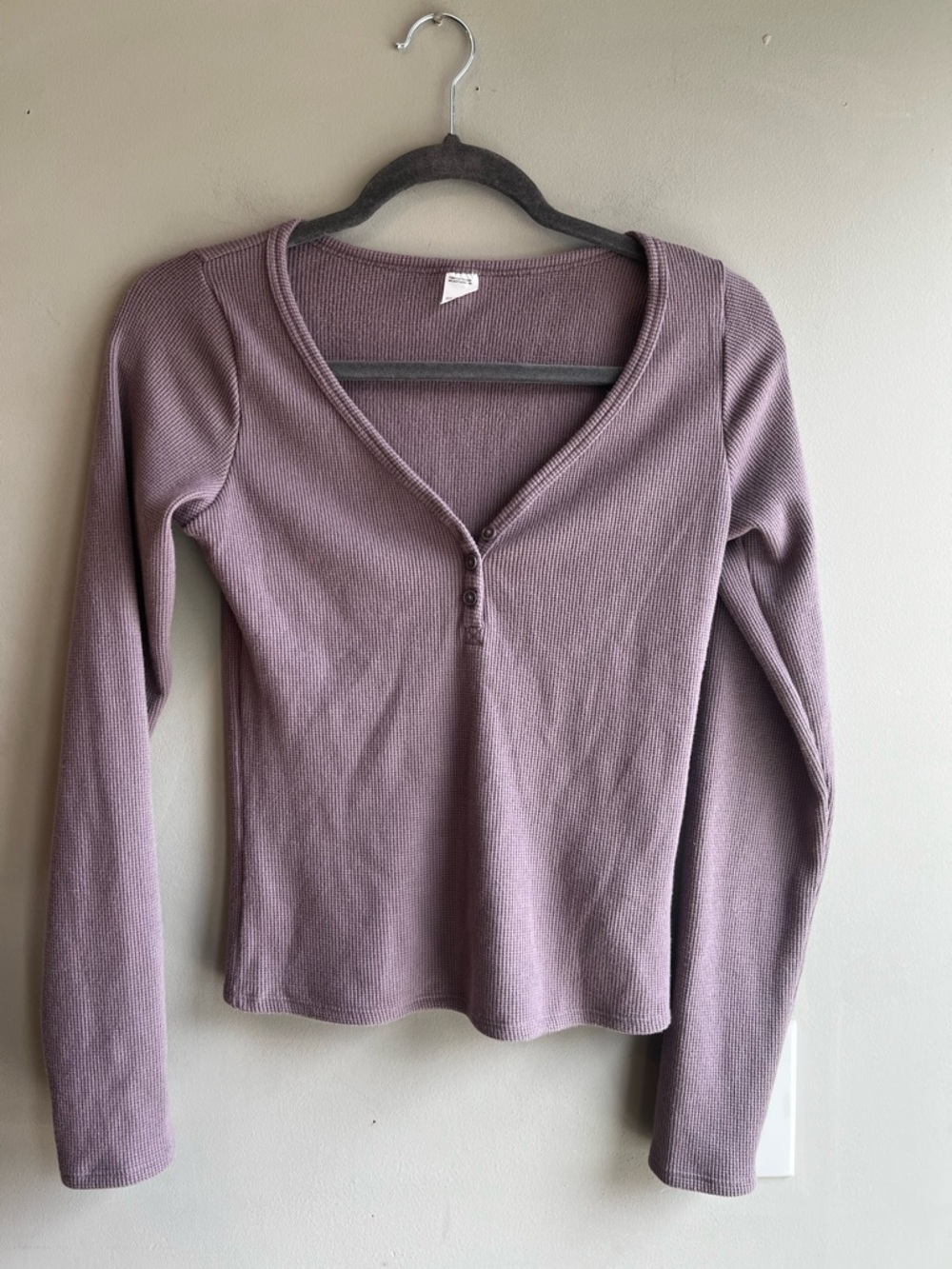 Gilly Hicks Ribbed Henley Long-Sleeve Top - Mauve V Neck M Cropped